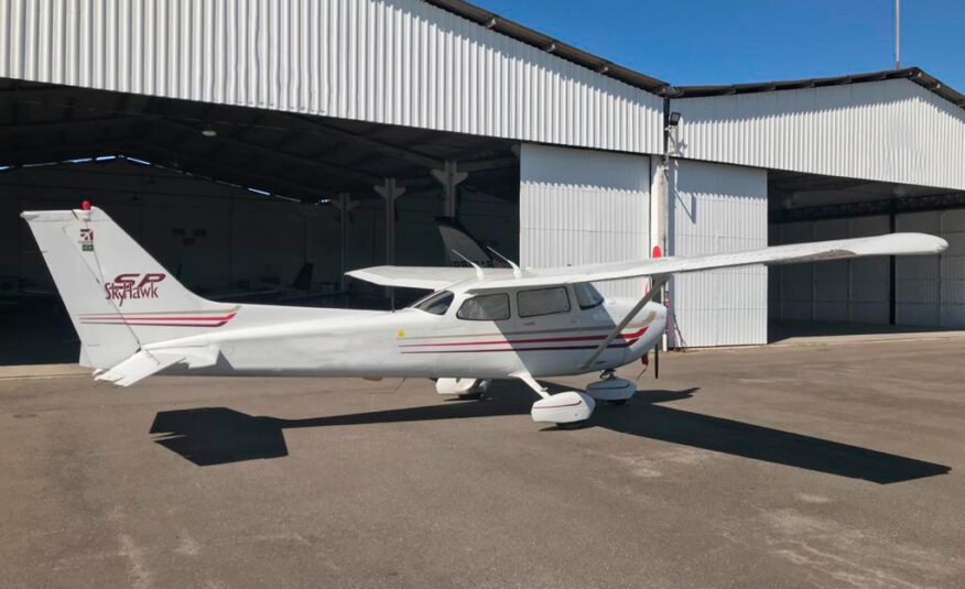 Avião Cessna 172 SP Skyhawk- Ano 2003 – 1.800 H.T.