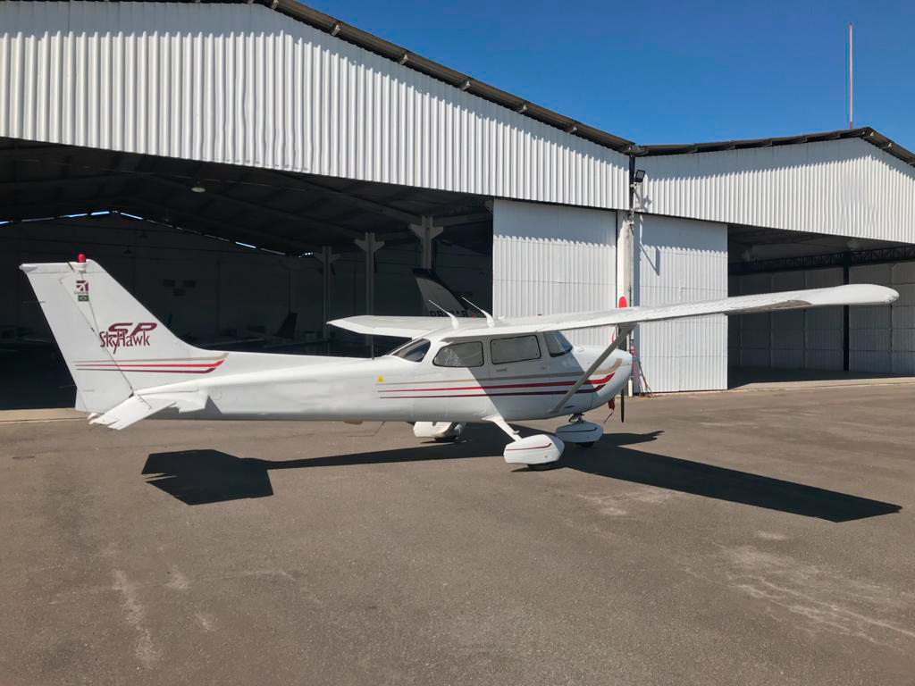 Avião Cessna 172 SP Skyhawk- Ano 2003 – 1.800 H.T.