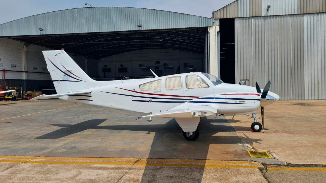Avião Beechcraft B55 – Ano 1982 – 3.630 H.T.