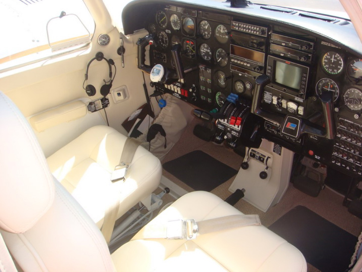 Piper Seneca III PA-34-220T – Ano 1981 – 2.694 H.T.