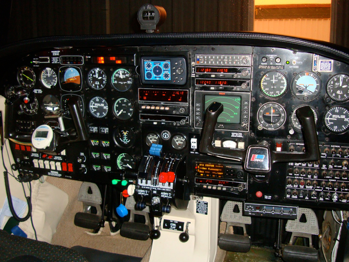 Piper Seneca III PA-34-220T – Ano 1981 – 2.694 H.T.