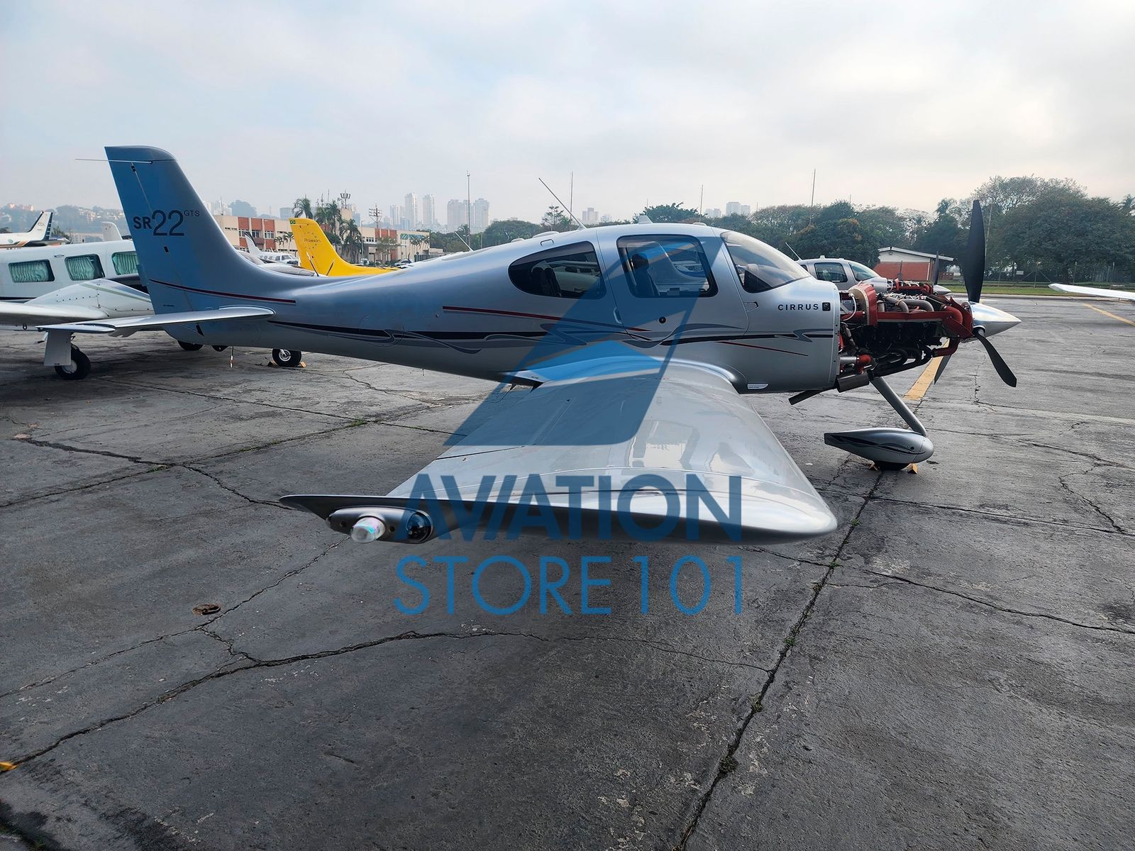 Avião Cirrus SR22 – Ano 2010 – 1.160 H.T.