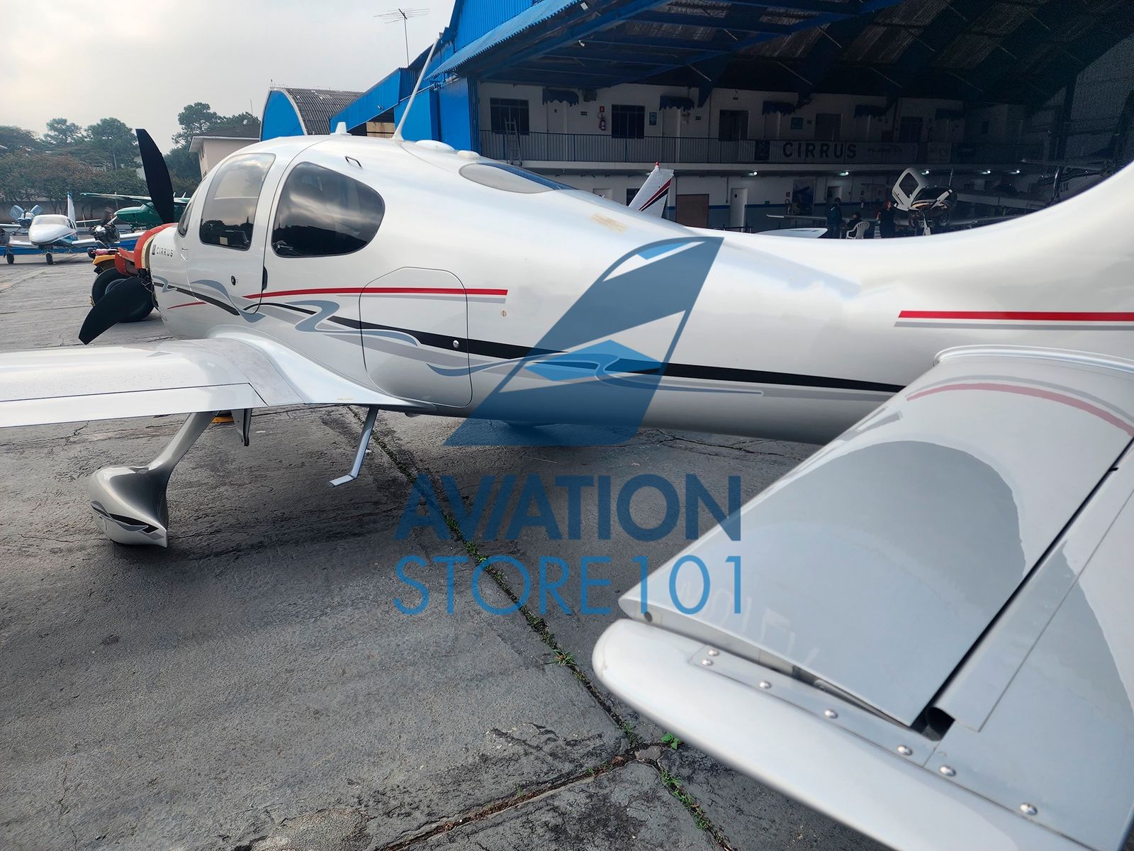 Avião Cirrus SR22 – Ano 2010 – 1.160 H.T.