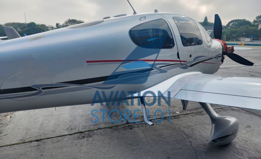 Avião Cirrus SR22 – Ano 2010 – 1.160 H.T.