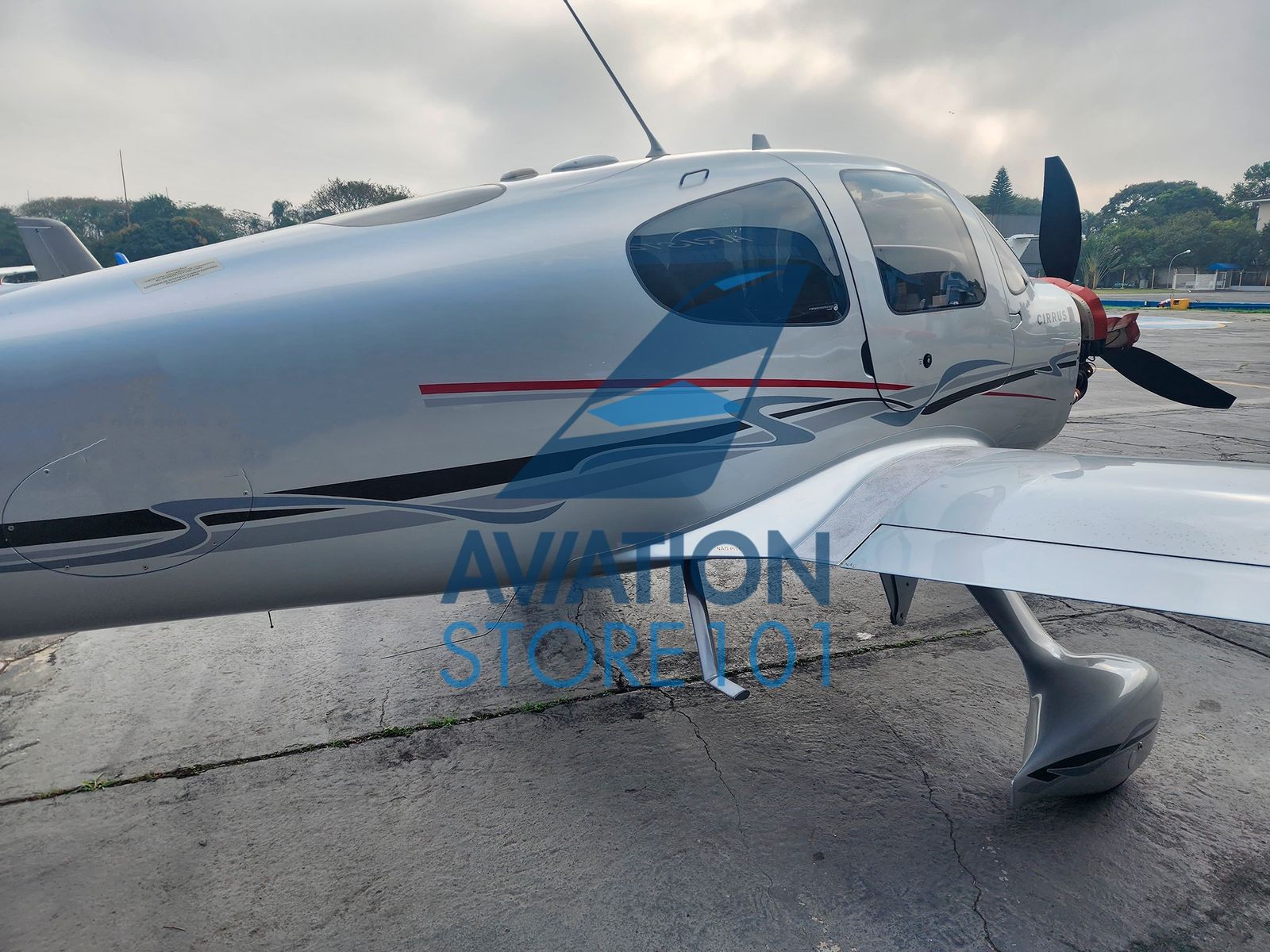 Avião Cirrus SR22 – Ano 2010 – 1.160 H.T.