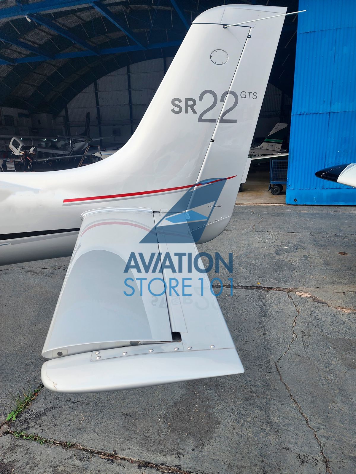 Avião Cirrus SR22 – Ano 2010 – 1.160 H.T.