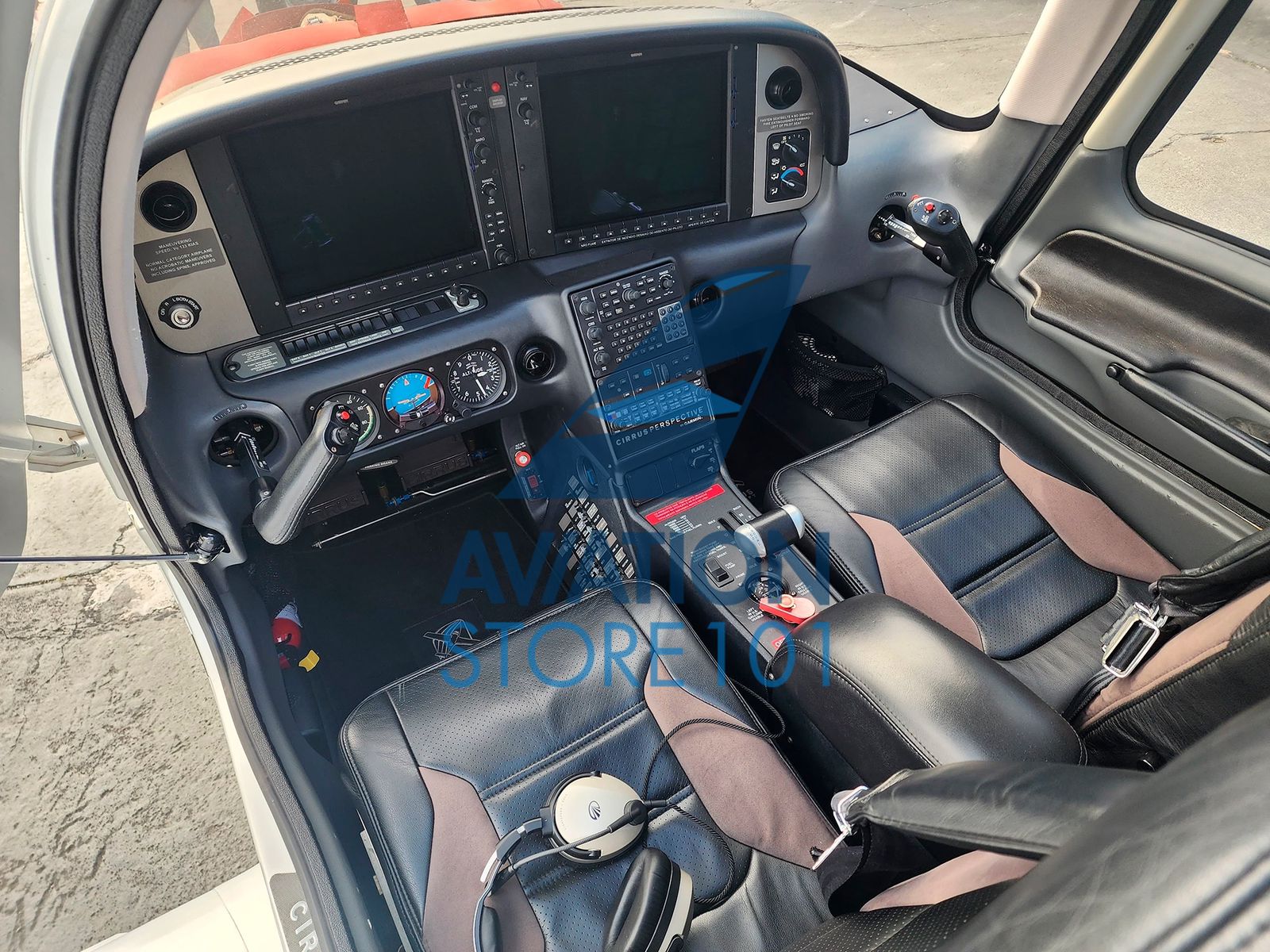 Avião Cirrus SR22 – Ano 2010 – 1.160 H.T.
