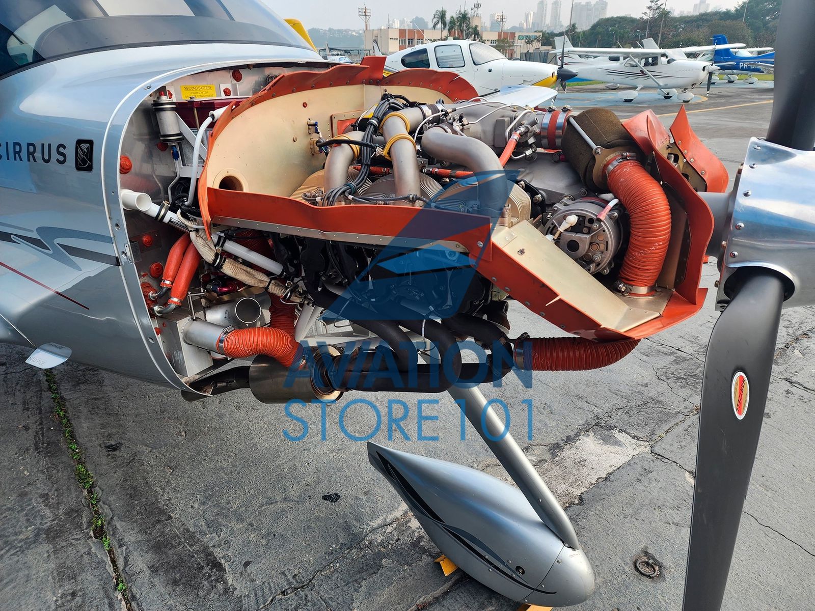 Avião Cirrus SR22 – Ano 2010 – 1.160 H.T.