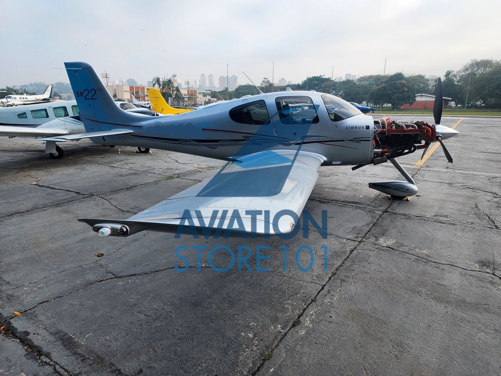 Avião Cirrus SR22 – Ano 2010 – 1.160 H.T.