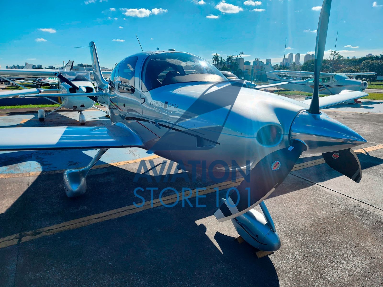 Avião Cirrus SR22 – Ano 2010 – 1.160 H.T.