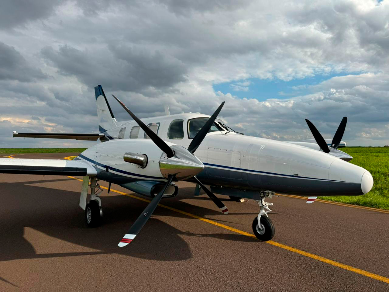 Piper Cheyenne II – Ano 1981 – 10.500 H.T.