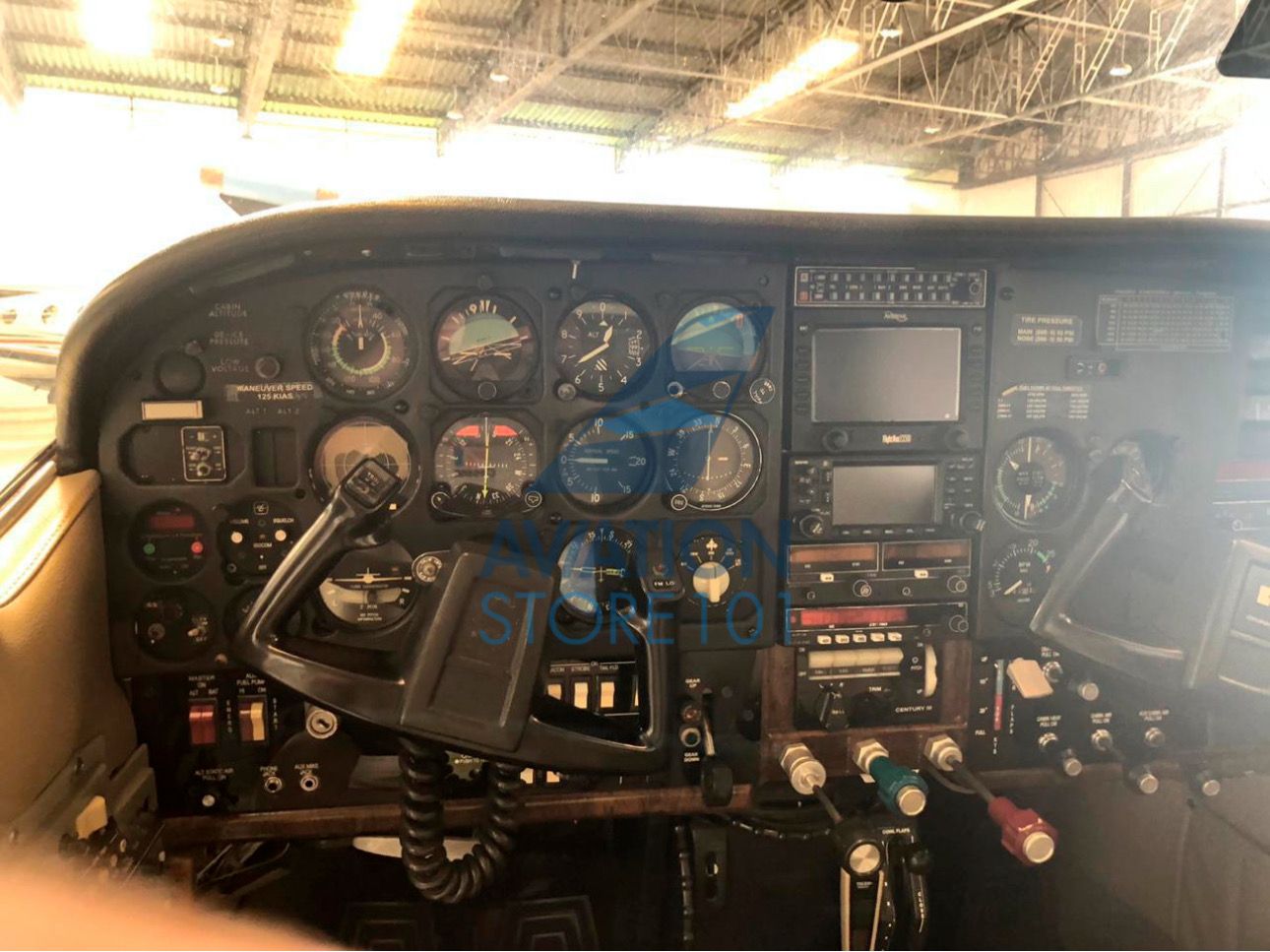 Avião Cessna 210N – Ano 1982 – 3.570 H.T.
