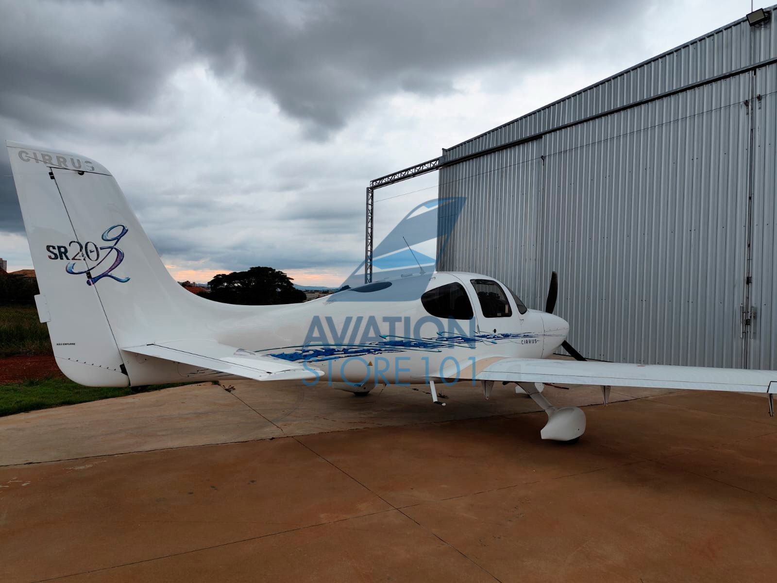 Avião Cirrus SR20 – Ano 2006 – 2.890 H.T.