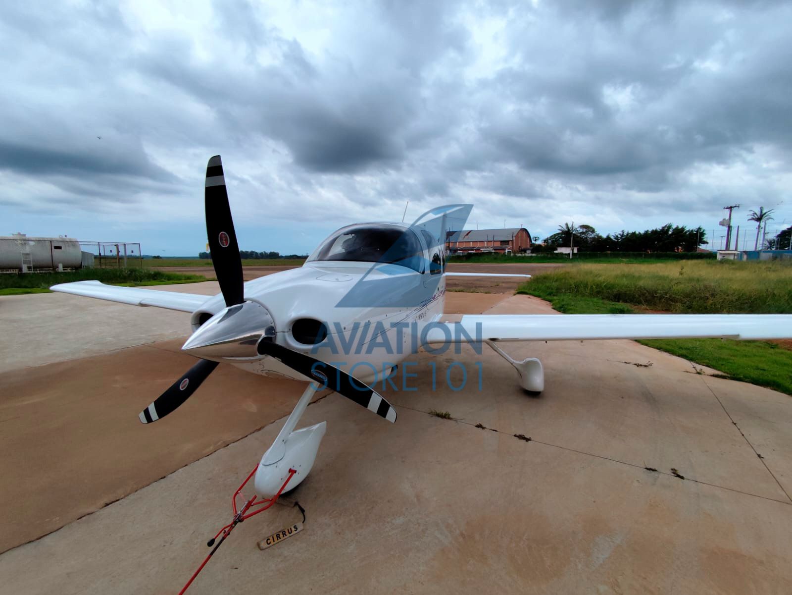 Avião Cirrus SR20 – Ano 2006 – 2.890 H.T.