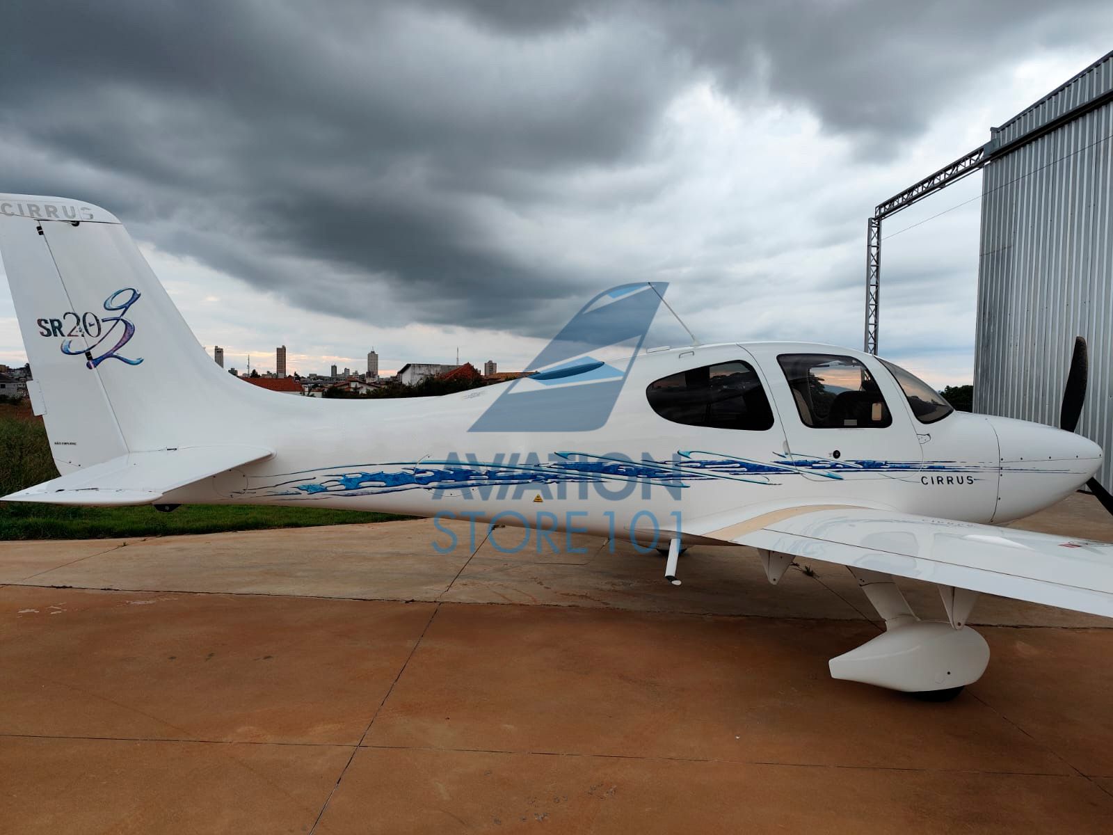 Avião Cirrus SR20 – Ano 2006 – 2.890 H.T.