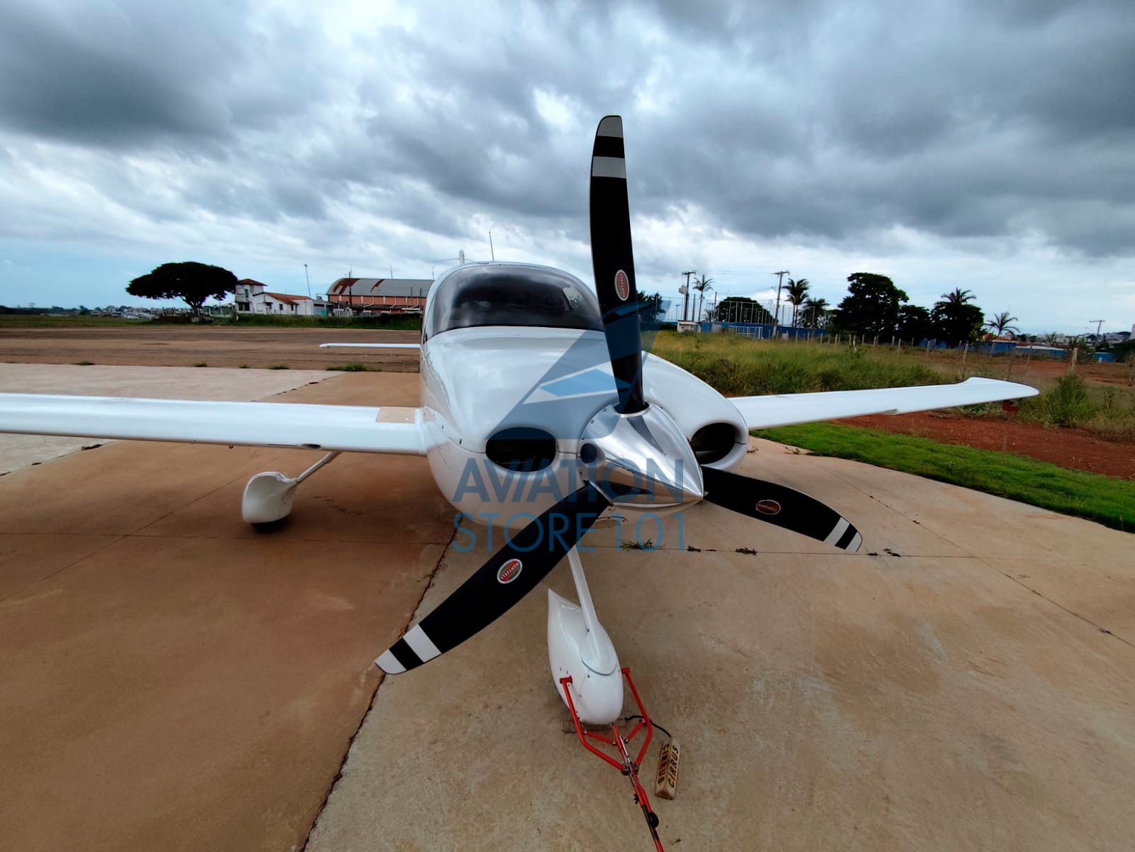 Avião Cirrus SR20 – Ano 2006 – 2.890 H.T.