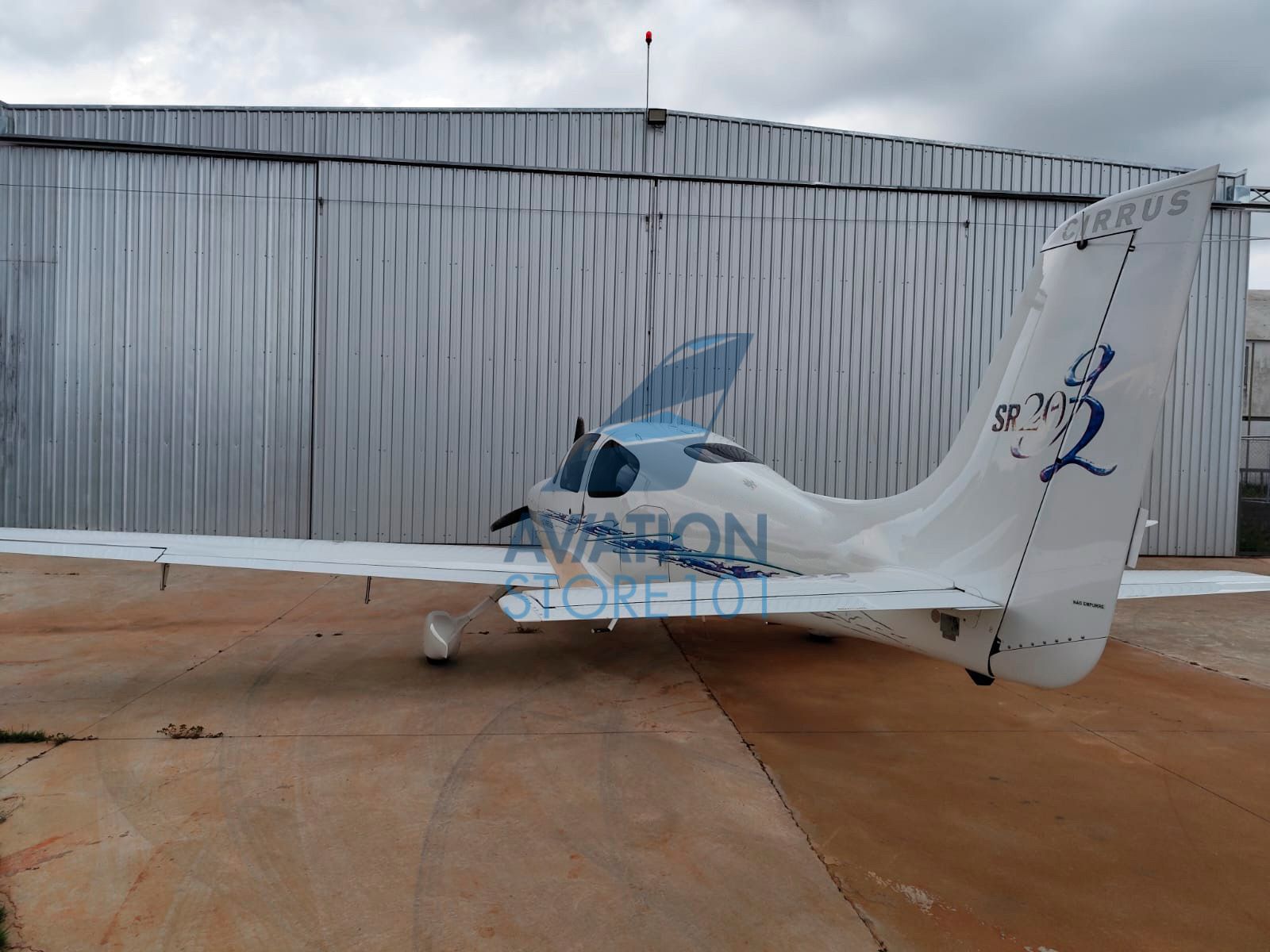 Avião Cirrus SR20 – Ano 2006 – 2.890 H.T.