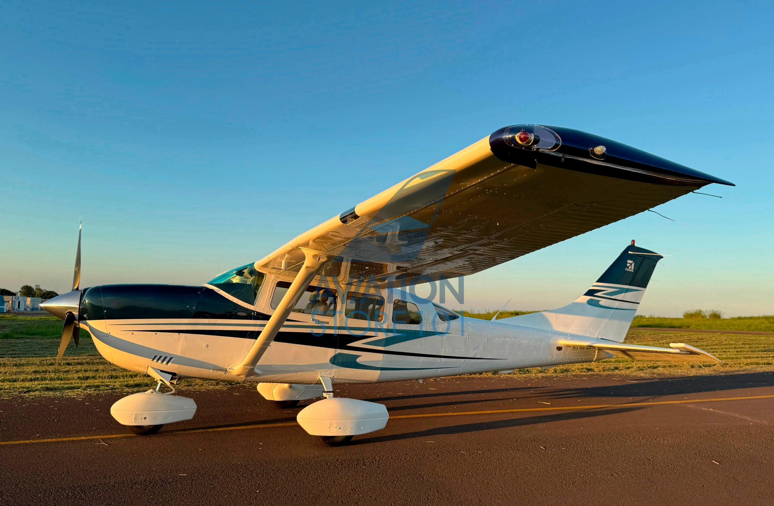 Avião Cessna 206H – Ano 2007 – 1.300 H.T.