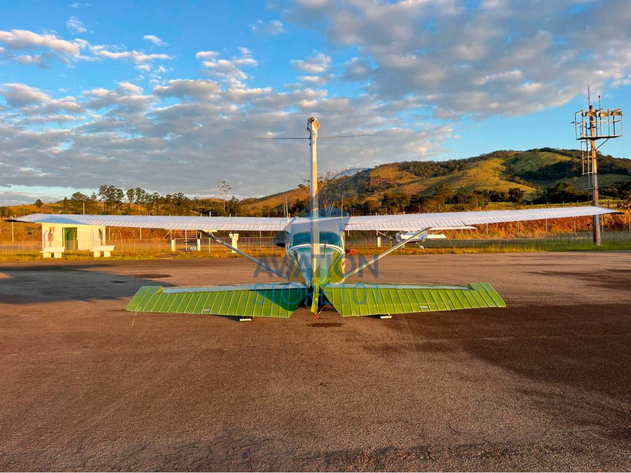 Avião Cessna 172M Skyhawk- Ano 1974 – 5.232 H.T.