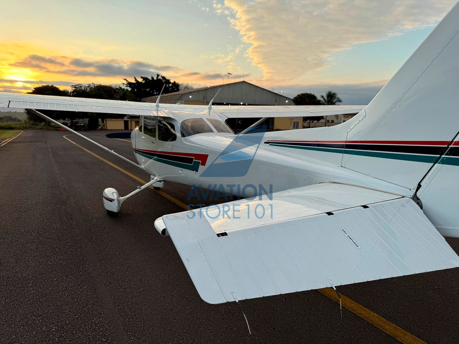 Avião Cessna 172R Skyhawk- Ano 2002 – 1.480 H.T.