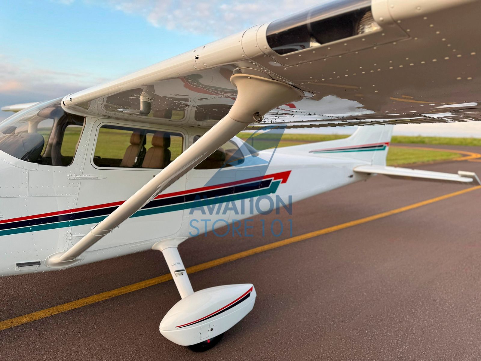 Avião Cessna 172R Skyhawk- Ano 2002 – 1.480 H.T.