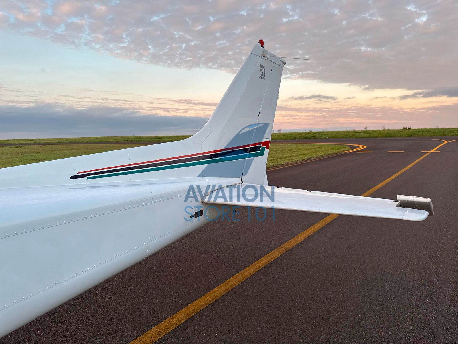 Avião Cessna 172R Skyhawk- Ano 2002 – 1.480 H.T.