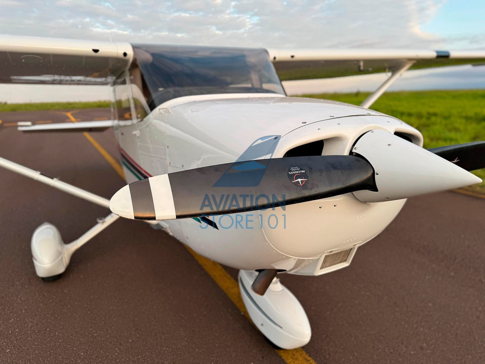 Avião Cessna 172R Skyhawk- Ano 2002 – 1.480 H.T.