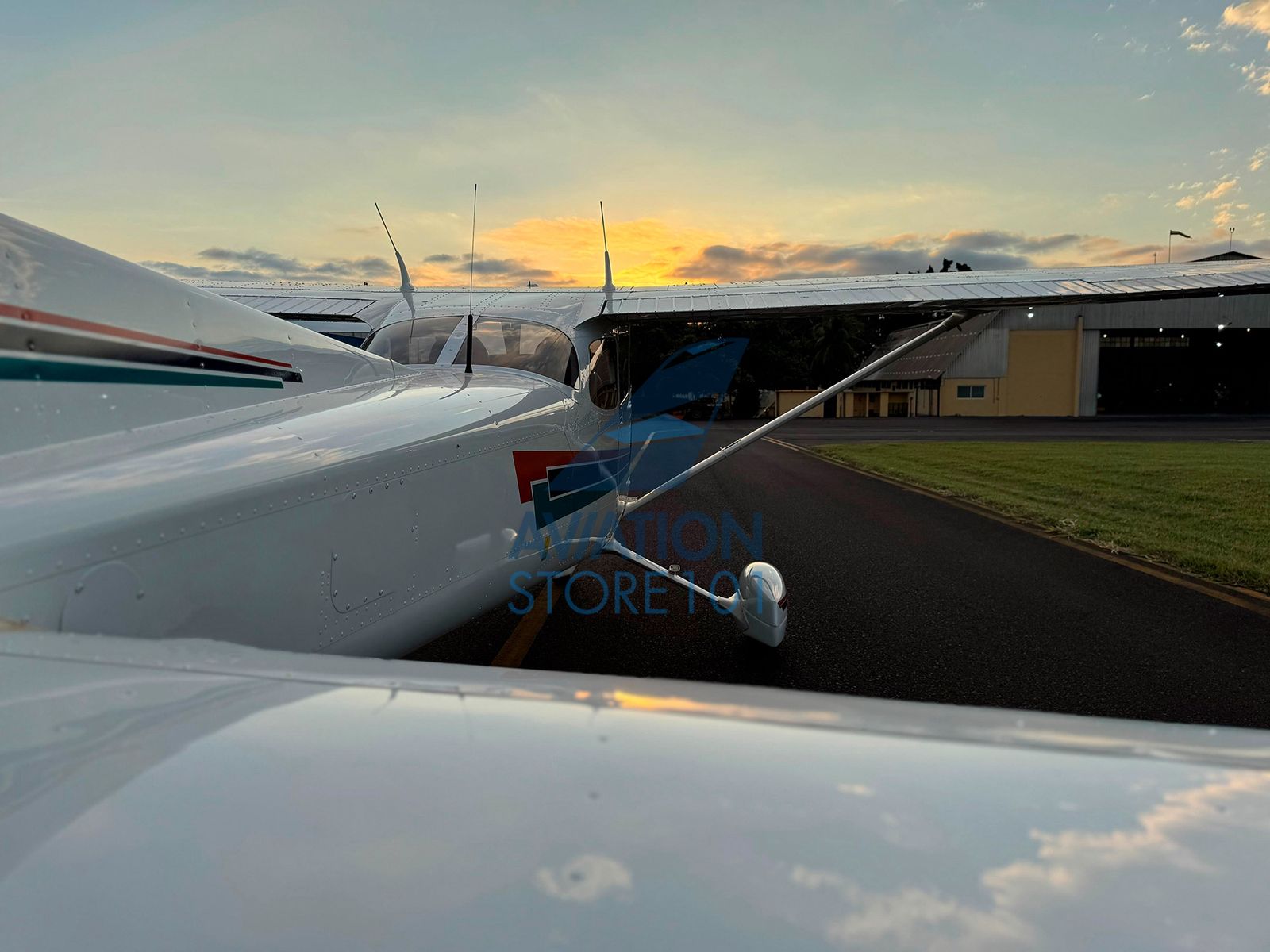 Avião Cessna 172R Skyhawk- Ano 2002 – 1.480 H.T.