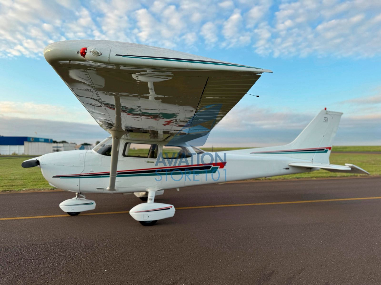 Avião Cessna 172R Skyhawk- Ano 2002 – 1.480 H.T.