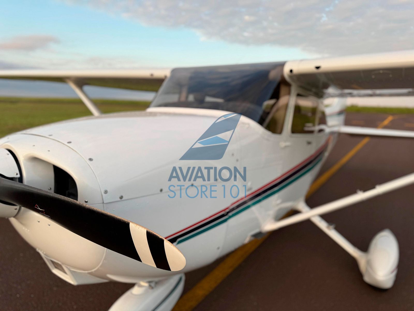 Avião Cessna 172R Skyhawk- Ano 2002 – 1.480 H.T.