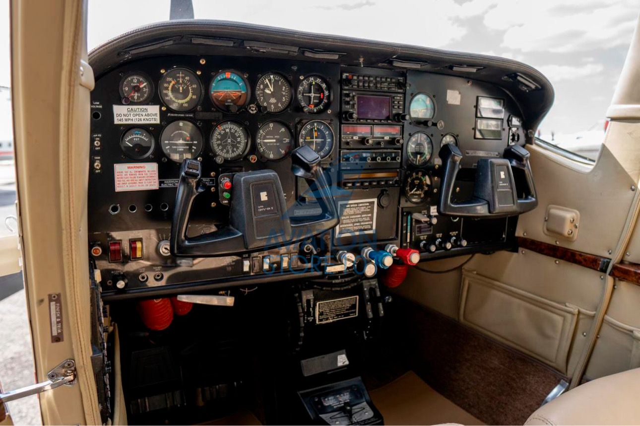 Avião Cessna T210N – Ano 1980 – 2.956 H.T.