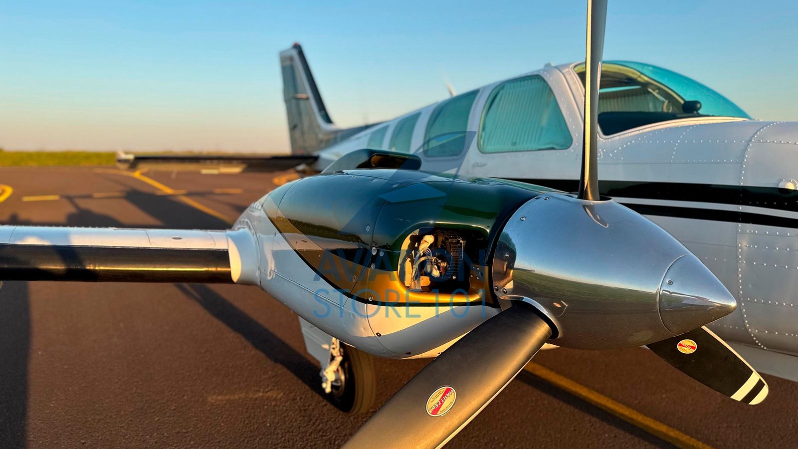 Avião Beechcraft Baron 58 – Ano 1983 – 1.250 H.T.