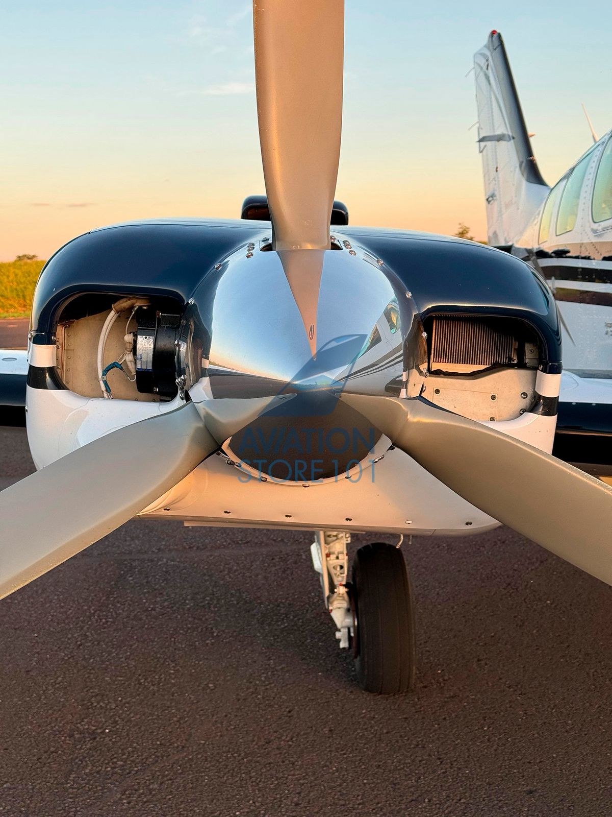 Avião Beechcraft Baron 58 – Ano 1998 – 2.400 H.T.