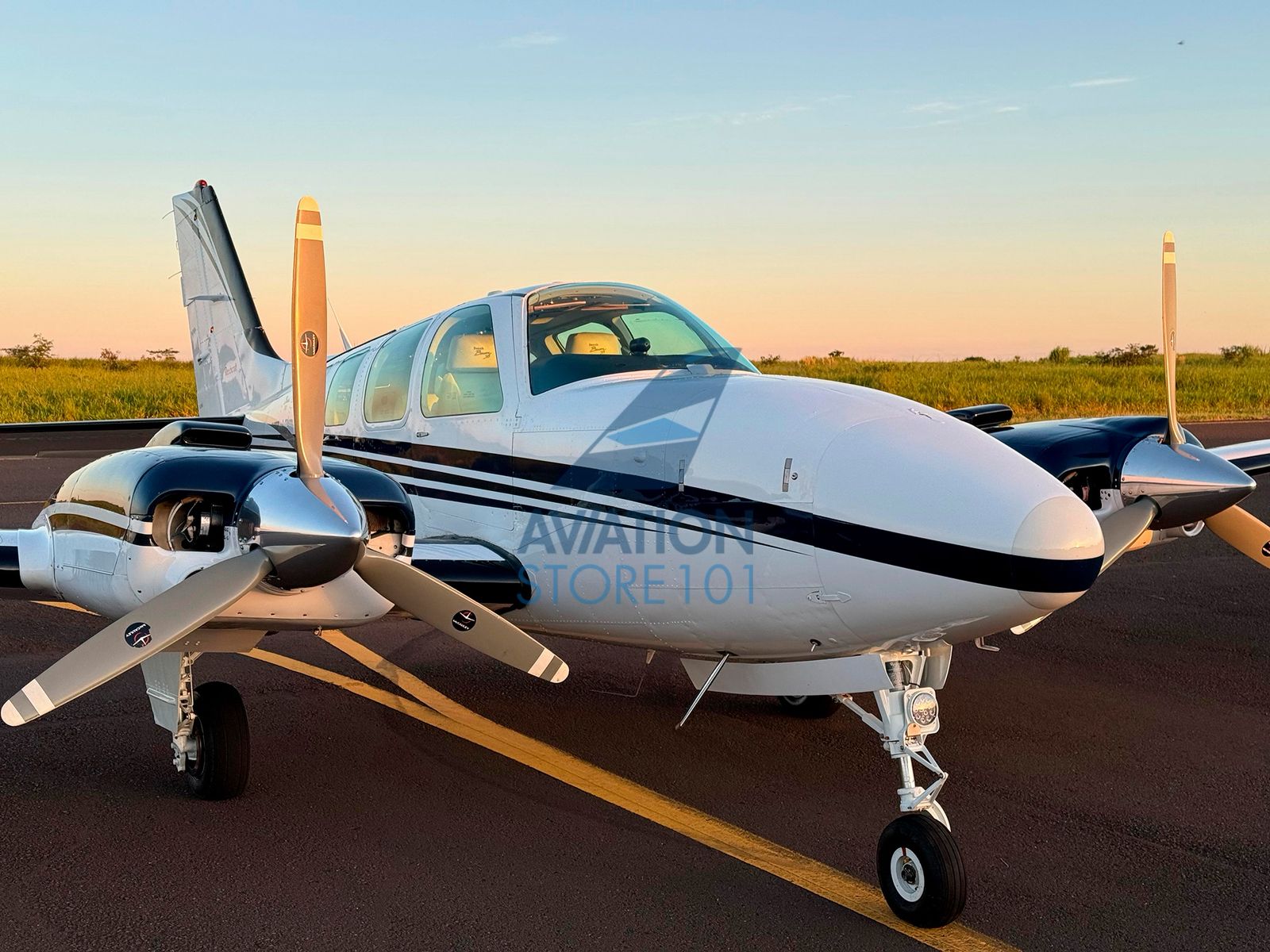 Avião Beechcraft Baron 58 – Ano 1998 – 2.400 H.T.