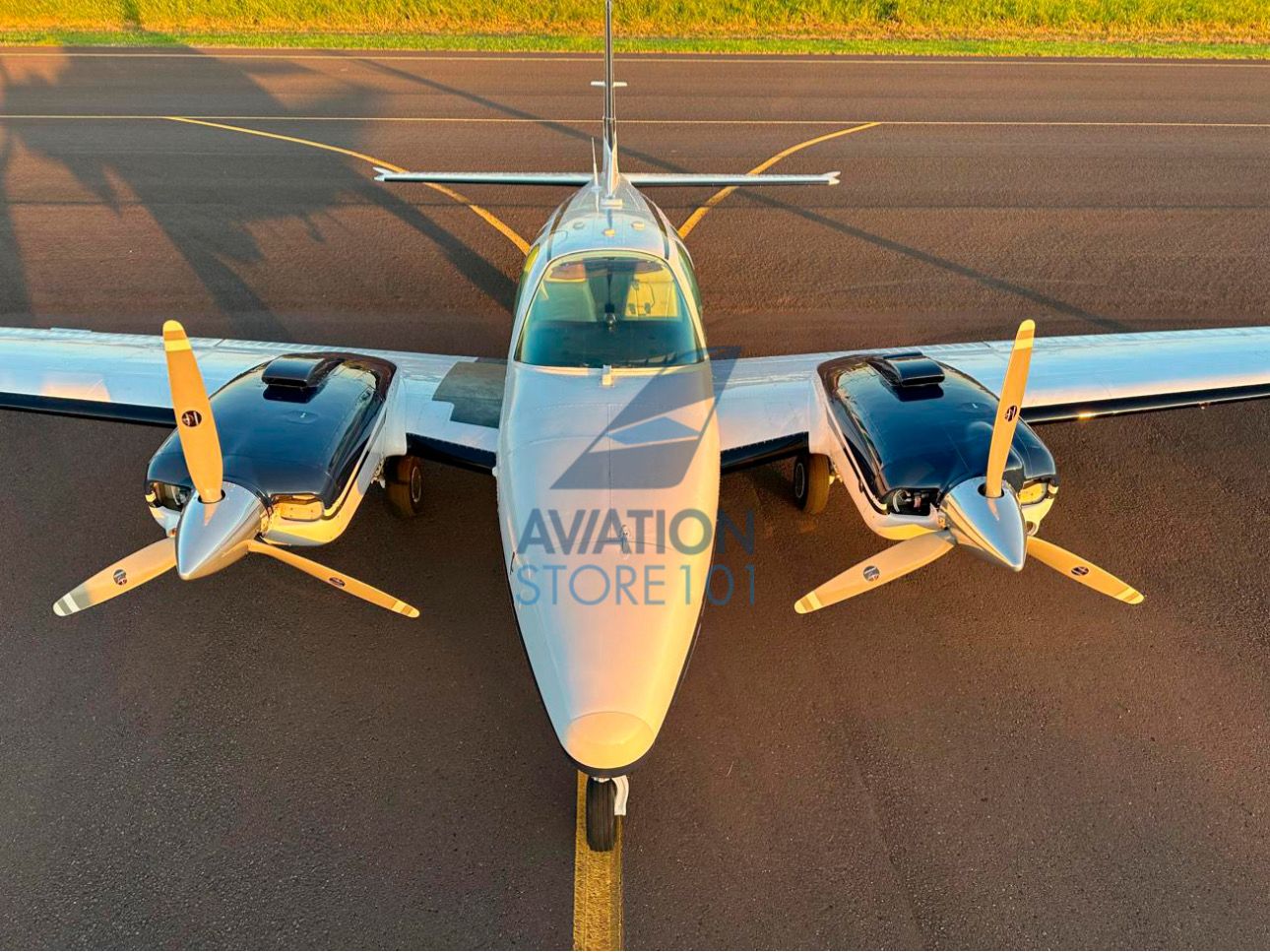 Avião Beechcraft Baron 58 – Ano 1998 – 2.400 H.T.