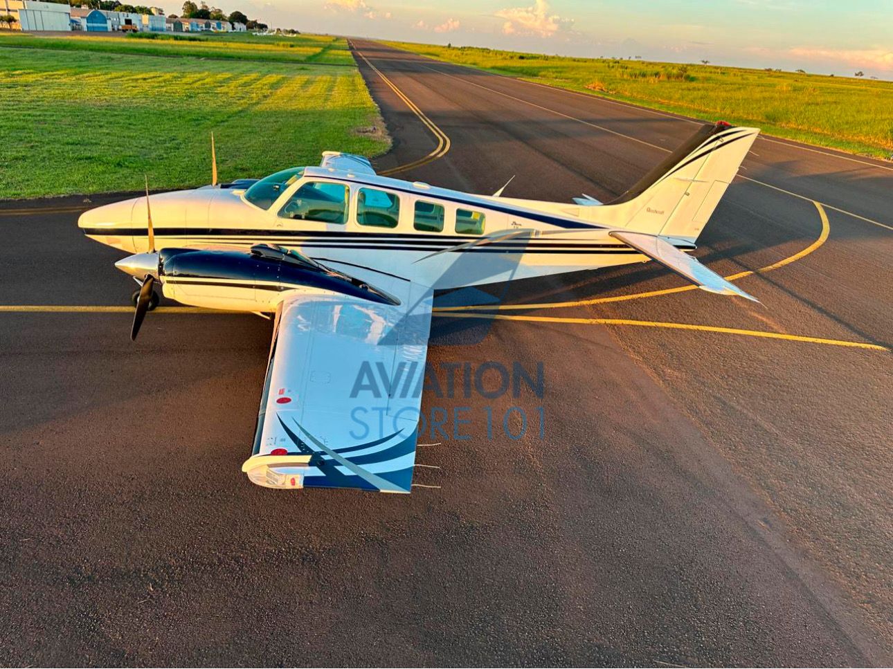 Avião Beechcraft Baron 58 – Ano 1998 – 2.400 H.T.