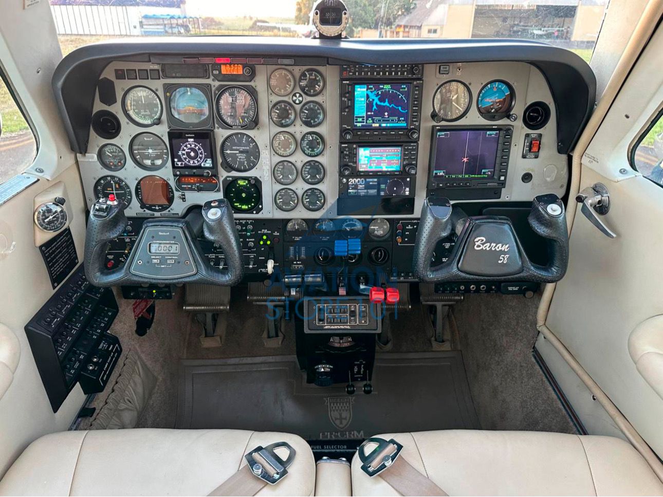 Avião Beechcraft Baron 58 – Ano 1998 – 2.400 H.T.