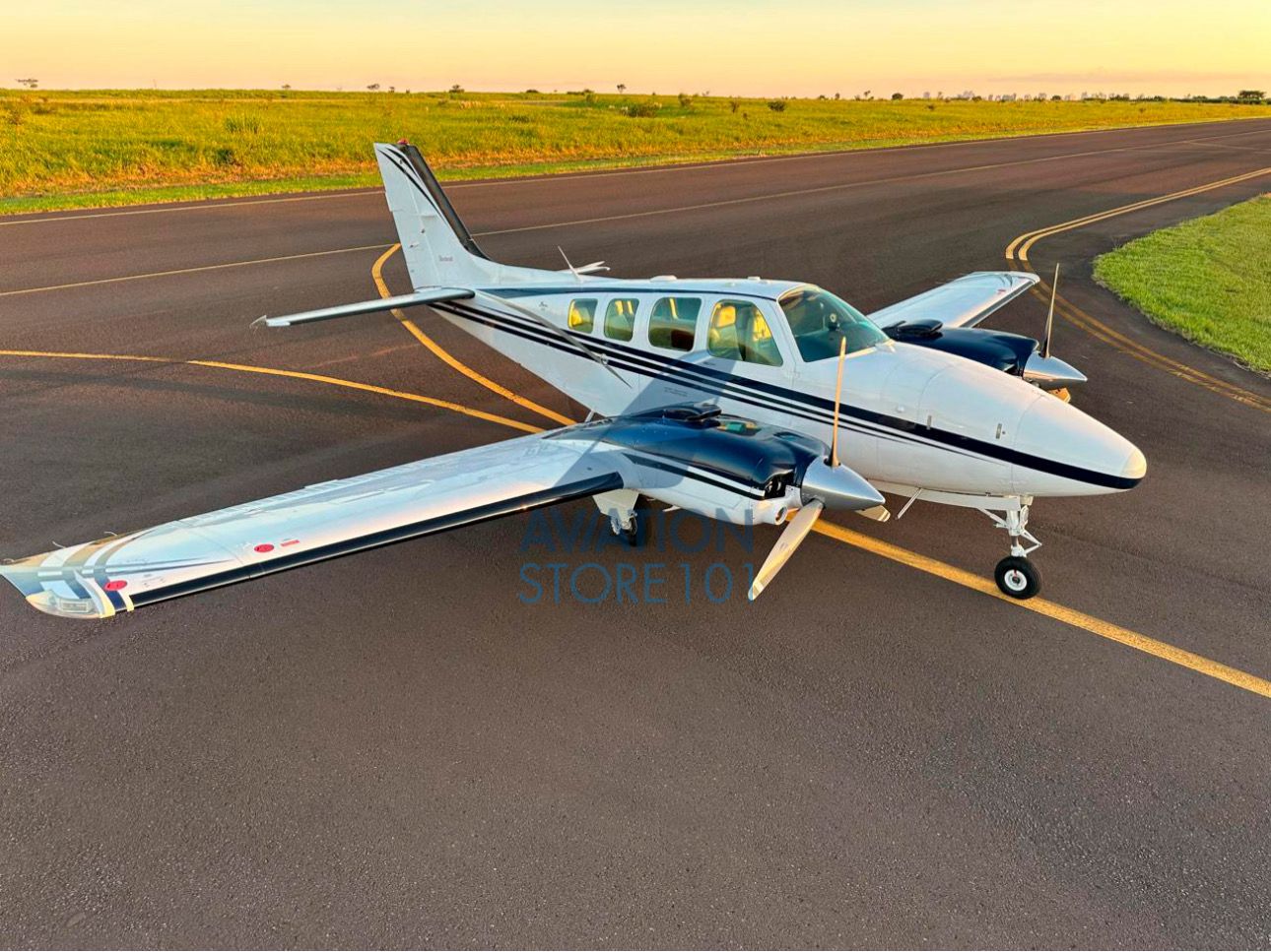 Avião Beechcraft Baron 58 – Ano 1998 – 2.400 H.T.