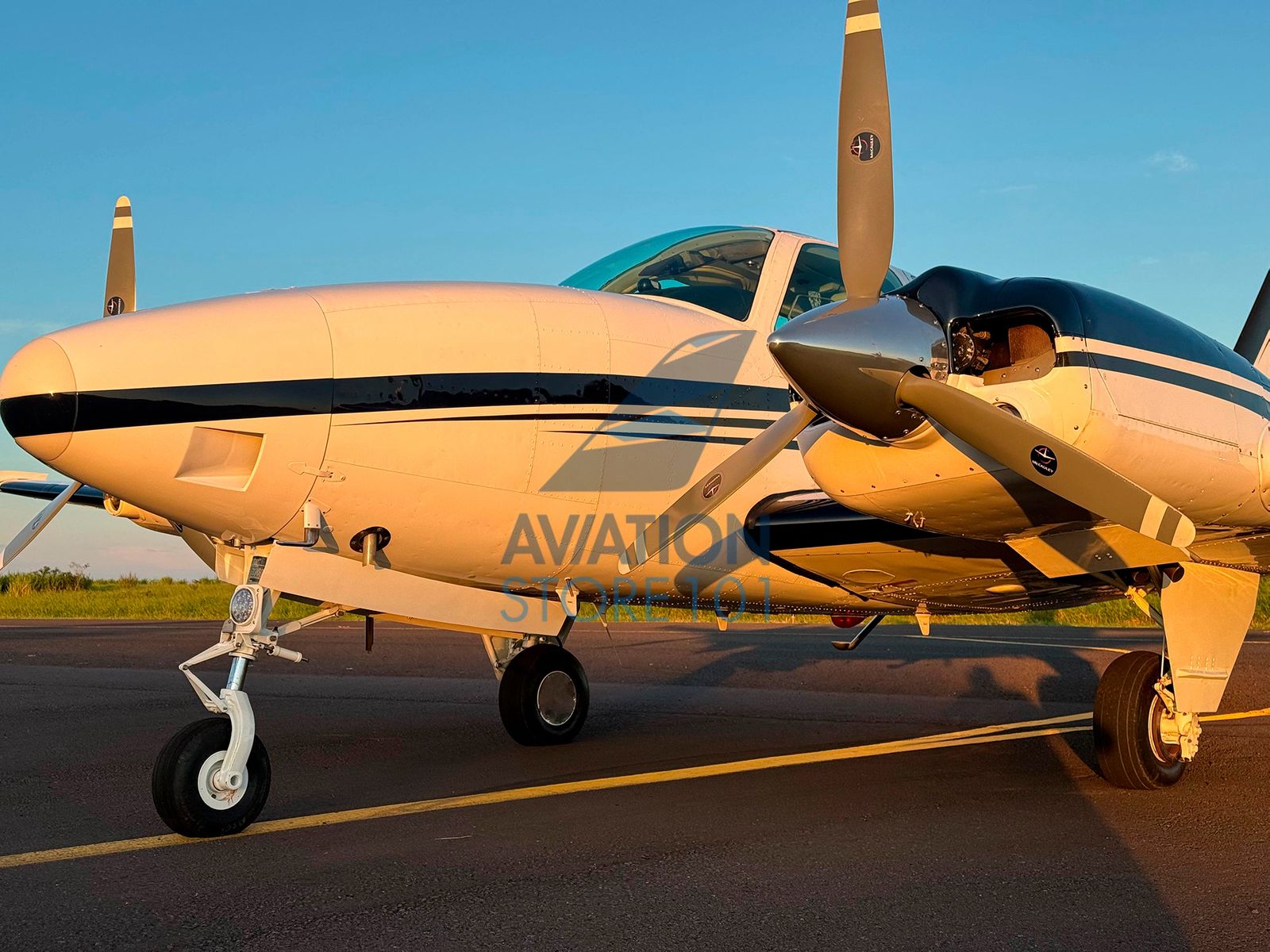 Avião Beechcraft Baron 58 – Ano 1998 – 2.400 H.T.