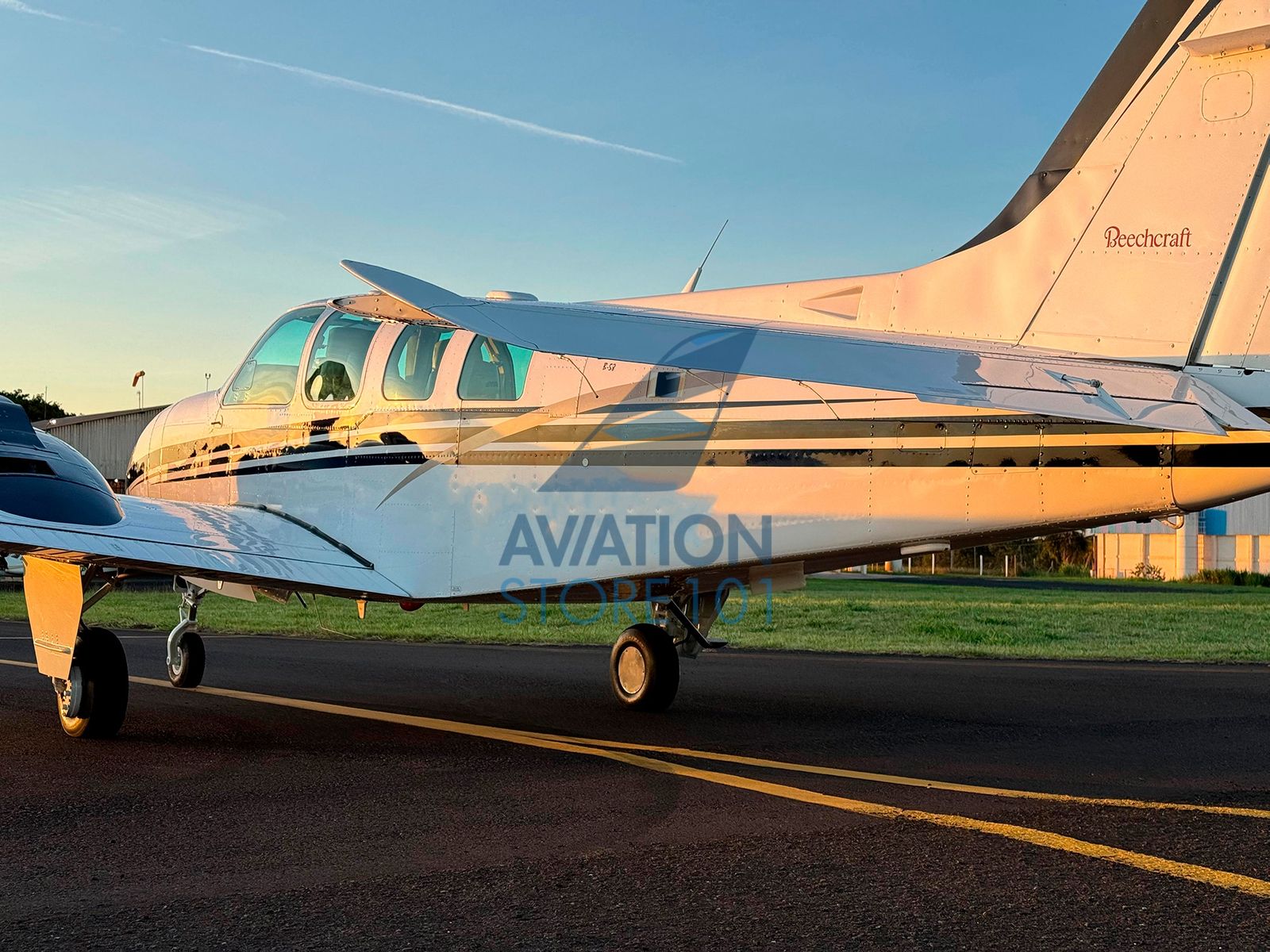 Avião Beechcraft Baron 58 – Ano 1998 – 2.400 H.T.