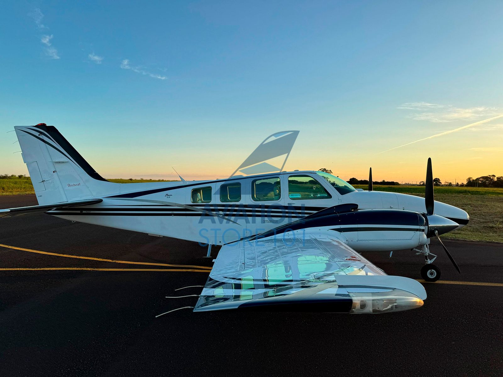 Avião Beechcraft Baron 58 – Ano 1998 – 2.400 H.T.