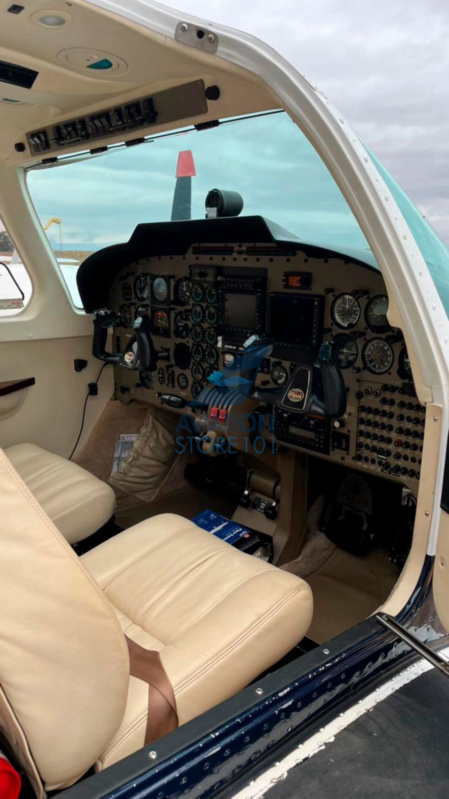 Avião Piper Seneca V PA-34-220T – Ano 1998 – 3.350 H.T.