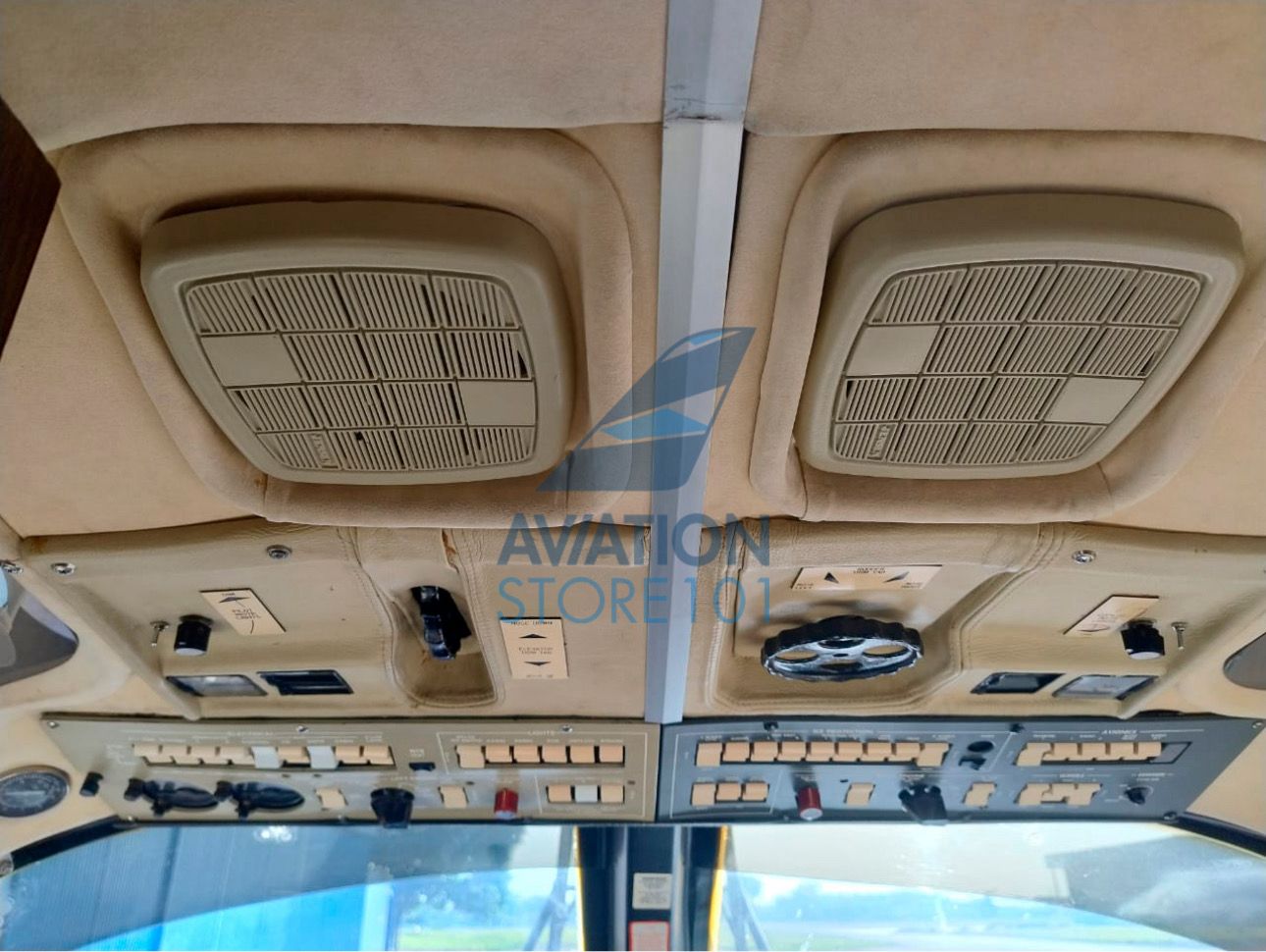 Avião Twin Commander 690B – Ano 1977 – à Venda