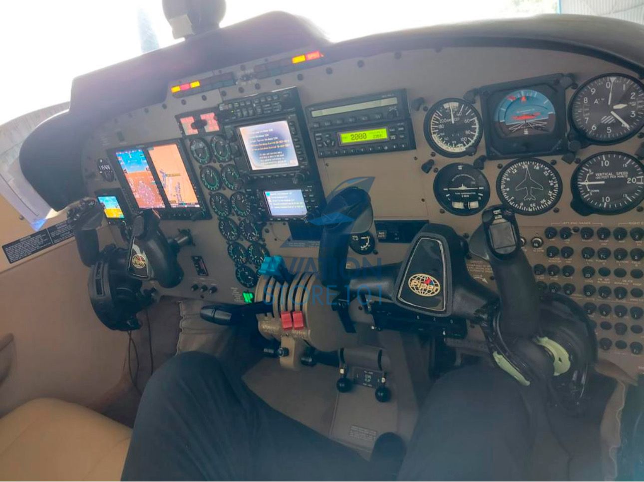 Avião Piper Seneca V PA-34-220T – Ano 2001 – 3.225 H.T.