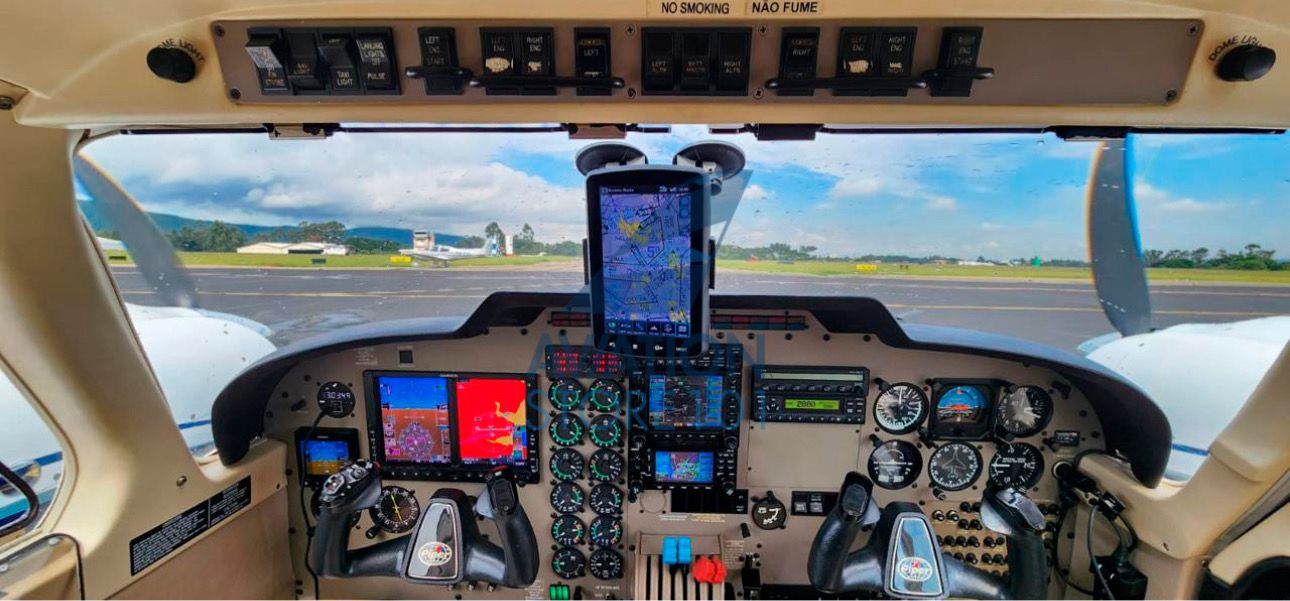 Avião Piper Seneca V PA-34-220T – Ano 2001 – 3.225 H.T.