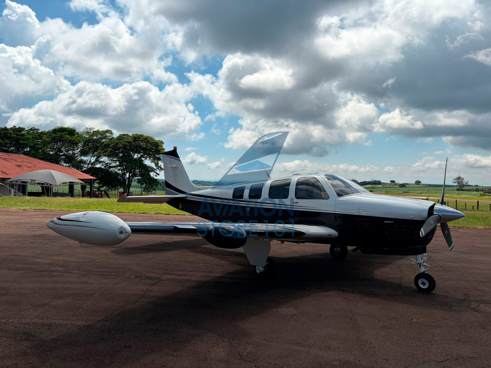 Avião Beechcraft Bonanza G36 – Ano 2009 – 1.728 H.T.