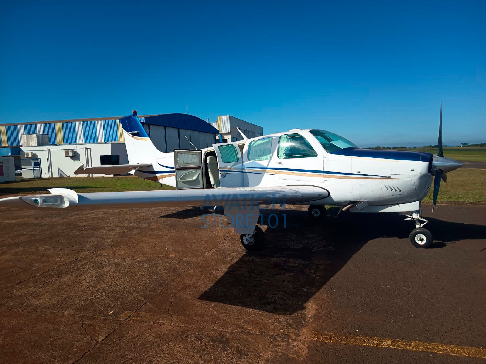 Beechcraft Bonanza A36 – Ano 1983