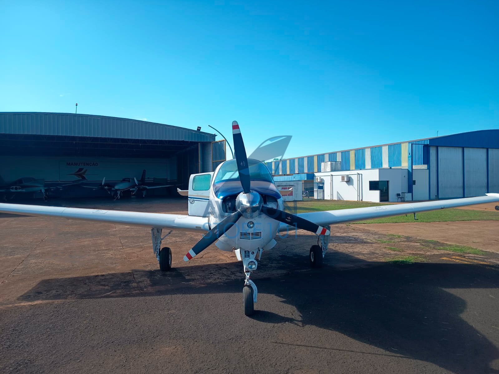 Beechcraft Bonanza A36 – Ano 1983