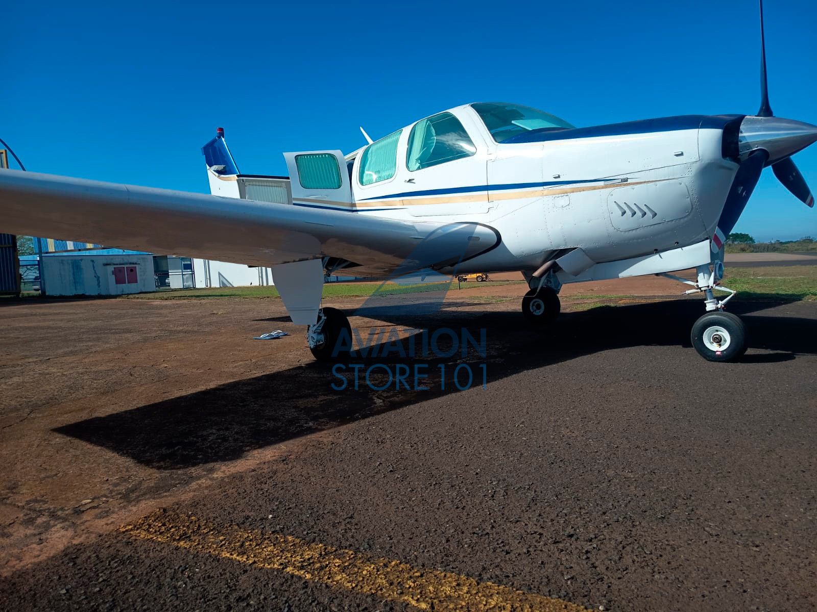 Beechcraft Bonanza A36 – Ano 1983