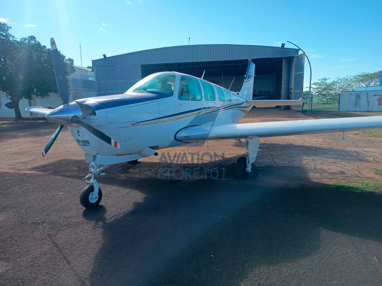 Beechcraft Bonanza A36 – Ano 1983